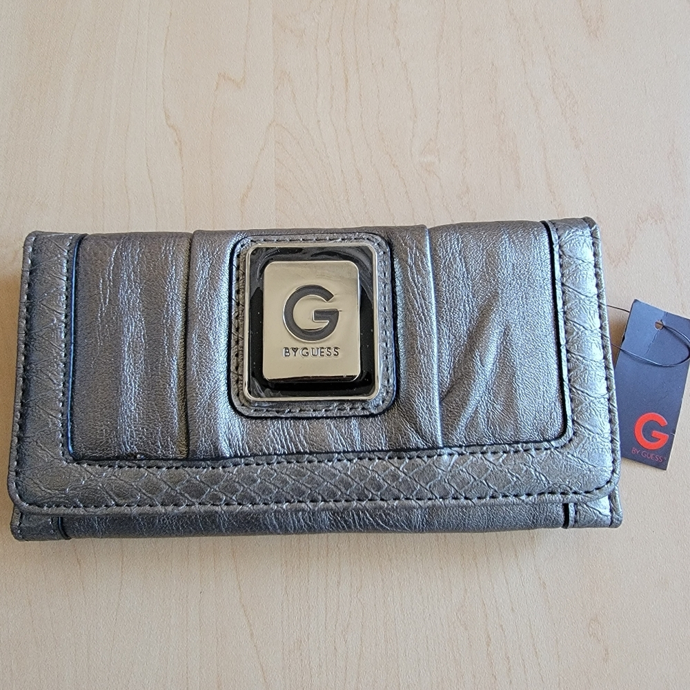 G by Guess | Trifold Wallet - Silver Grey